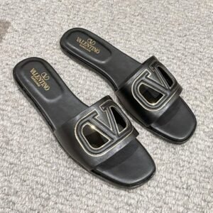 VLOGO CUT-OUT BLACK CALFSKIN SLIDE SANDAL