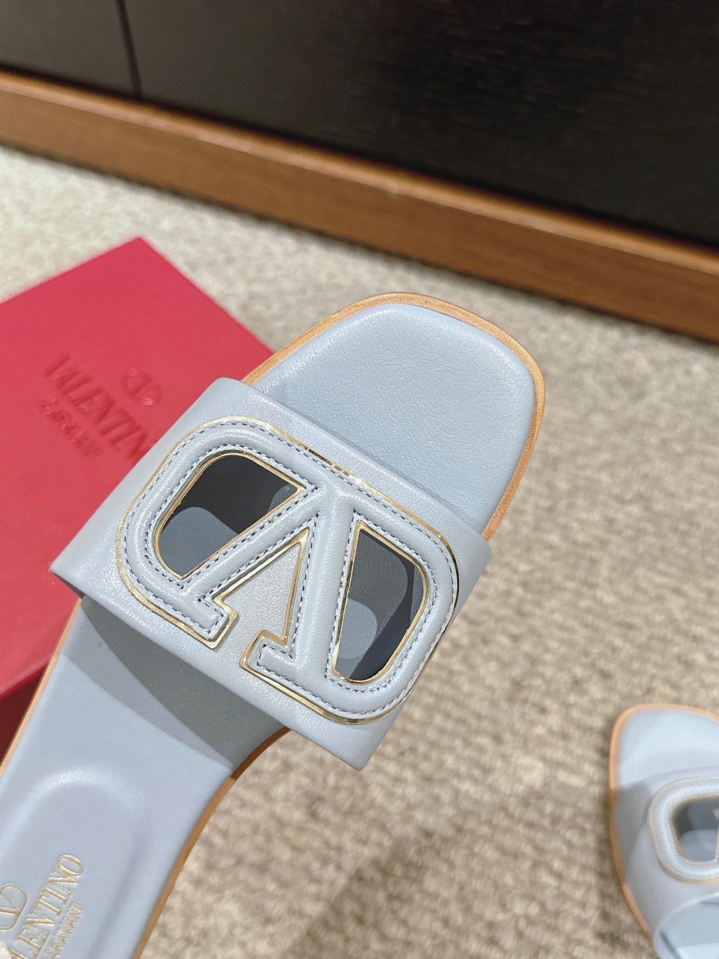 VLOGO CUT-OUT LIGHT BLUE CALFSKIN SLIDE SANDAL - Image 6