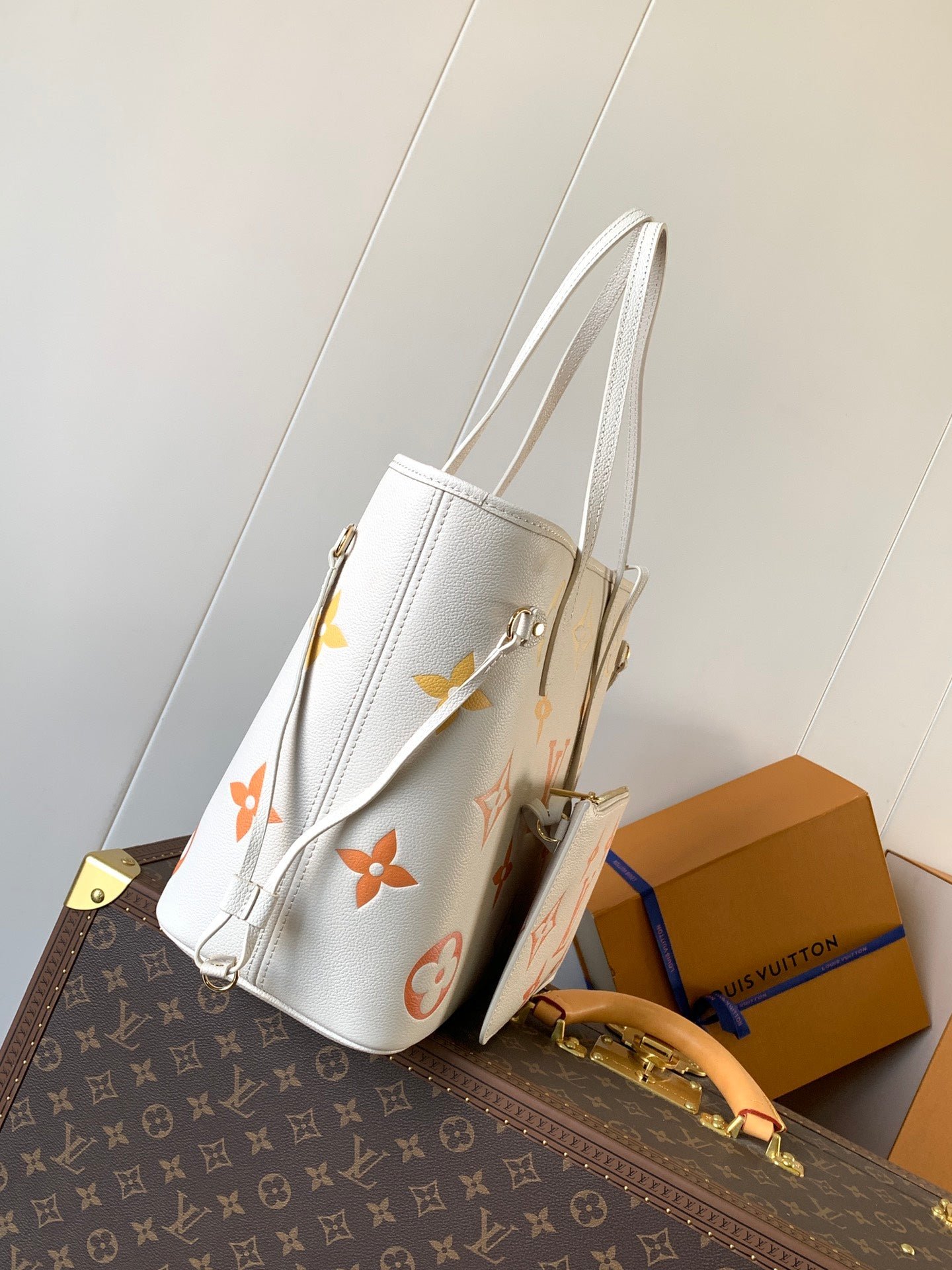 NEVERFULL MM TOTE BAG 32 IN WHITE MIX ORANGE CALFSKIN - Image 8