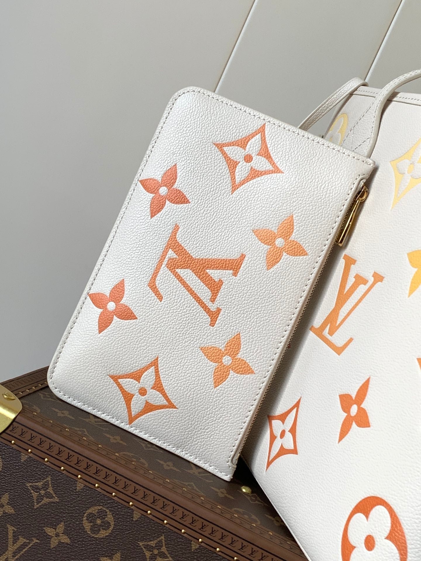 NEVERFULL MM TOTE BAG 32 IN WHITE MIX ORANGE CALFSKIN - Image 9