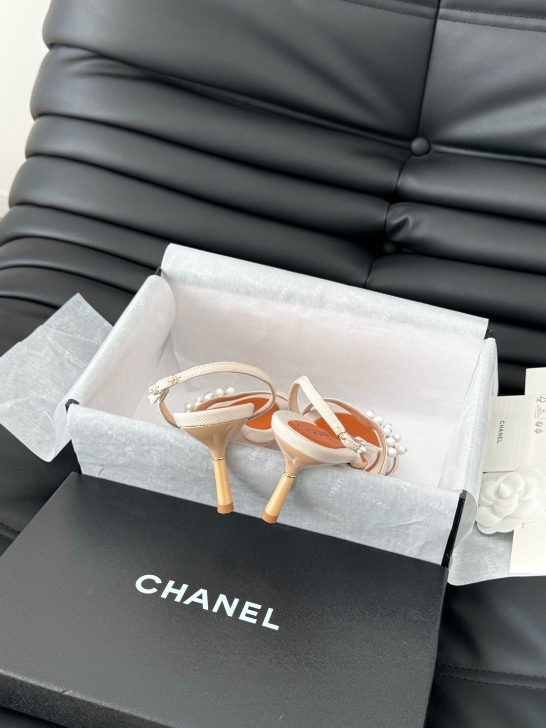 PEARL SANDAL IN WHITE AND VIVID ORANGE LAMBSKIN 75 MM - Image 9