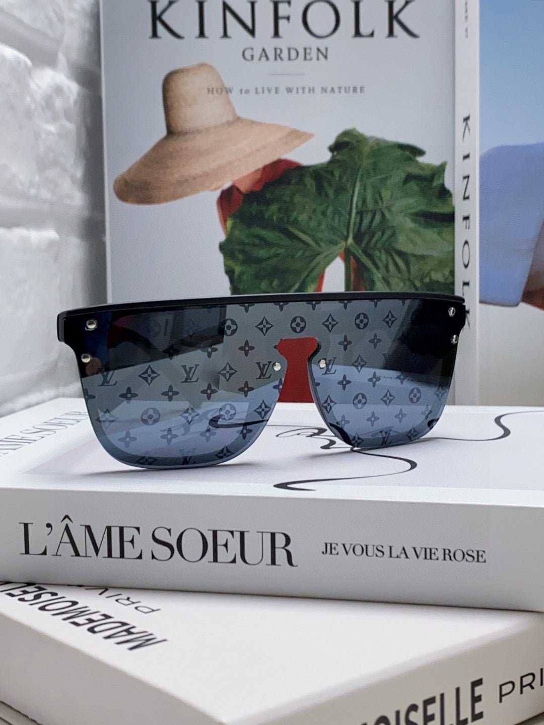 WAIMEA SUNGLASSES 581362 IN BLACK ACETATE MONOGRAM ON LENS - Image 2