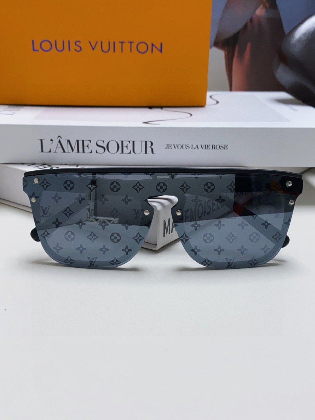 WAIMEA SUNGLASSES 581362 IN BLACK ACETATE MONOGRAM ON LENS - Image 6