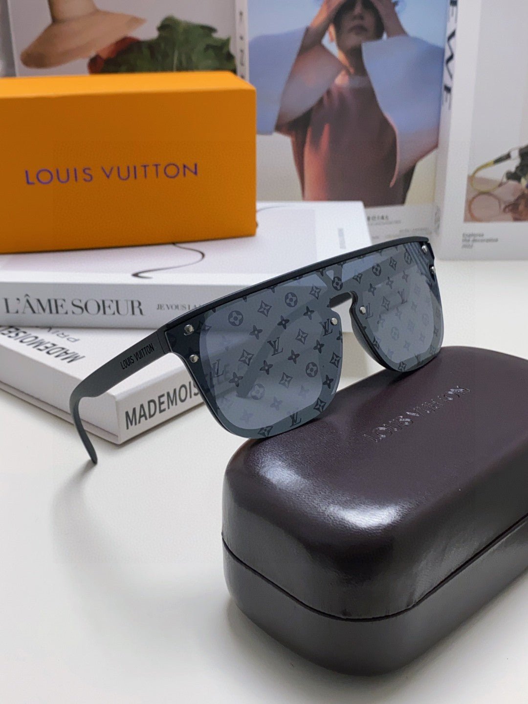 WAIMEA SUNGLASSES 581362 IN BLACK ACETATE MONOGRAM ON LENS - Image 8