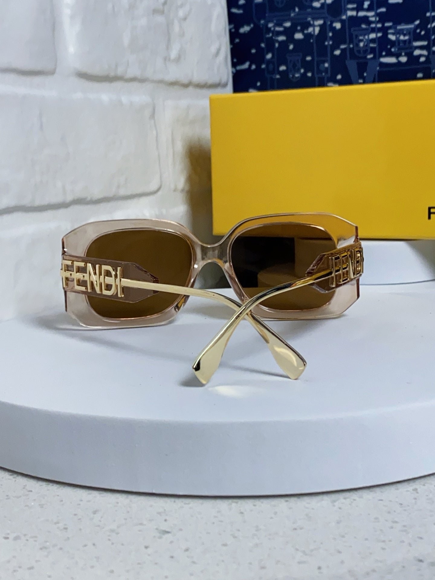 OVERSIZES FF DIAMONDS SQUARE SUNGLASSES 551639 IN ACETATE - Image 12