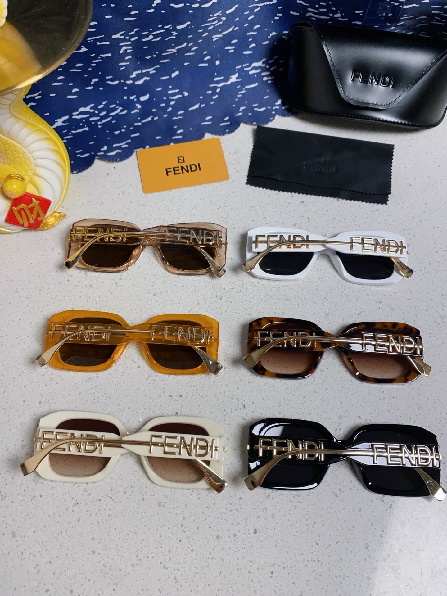 OVERSIZES FF DIAMONDS SQUARE SUNGLASSES 551639 IN ACETATE - Image 13