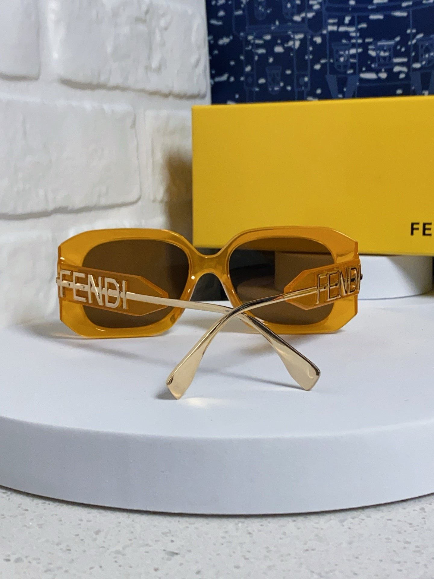 OVERSIZES FF DIAMONDS SQUARE SUNGLASSES 551639 IN ACETATE - Image 8