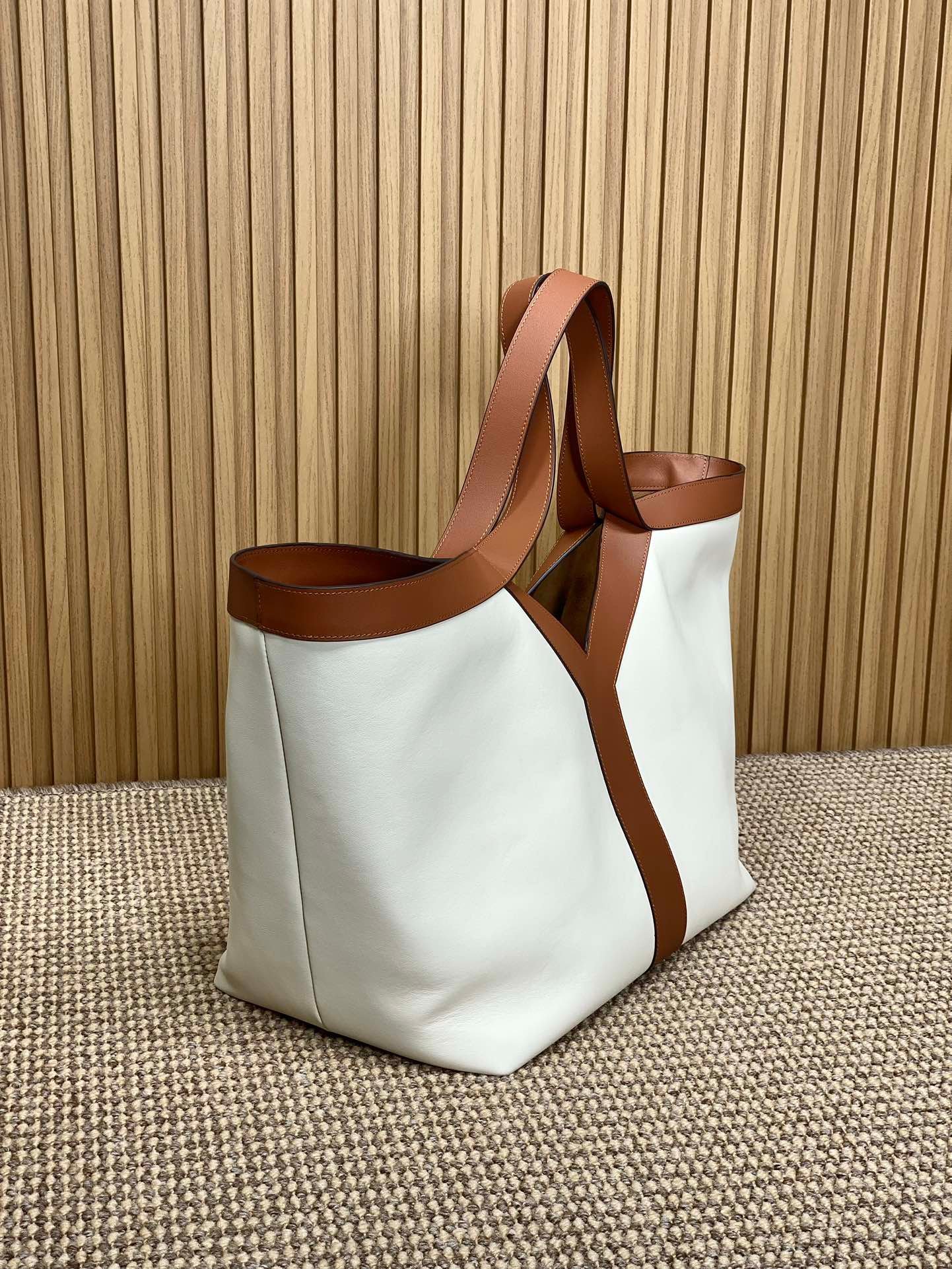 Y TOTE BAG 39 IN TAWNY BROWN MIX WHITE CALFSKIN - Image 8