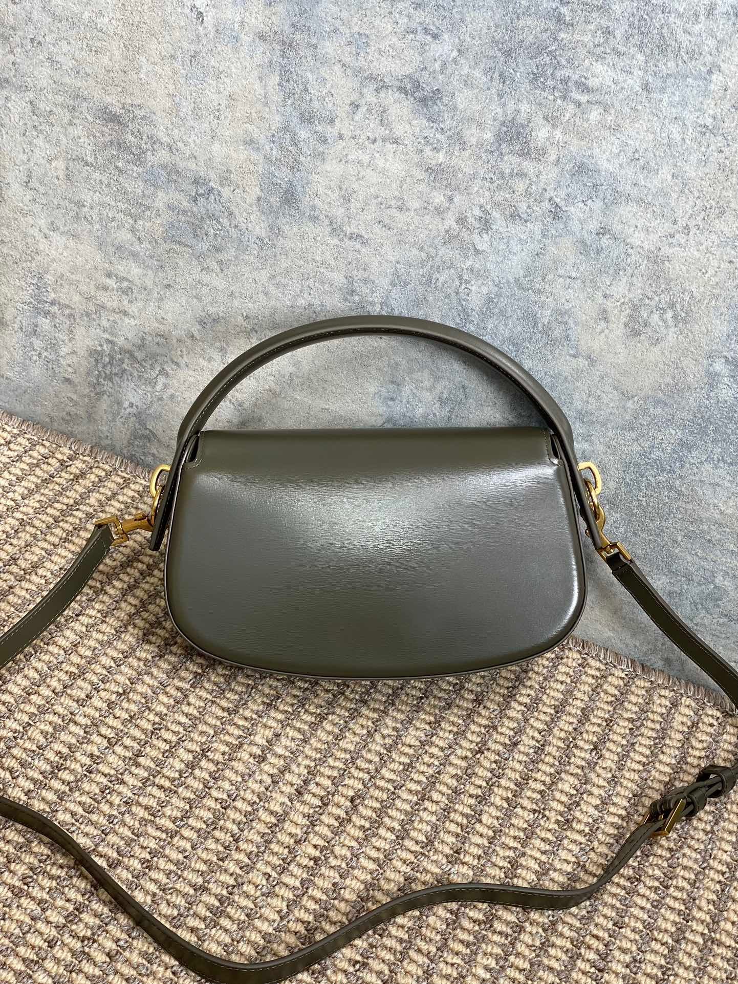 VOLTAIRE HALF-MOON SHOULDER BAG 24 IN DARK GREEN CALFSKIN GOLD METALLIC - Image 3