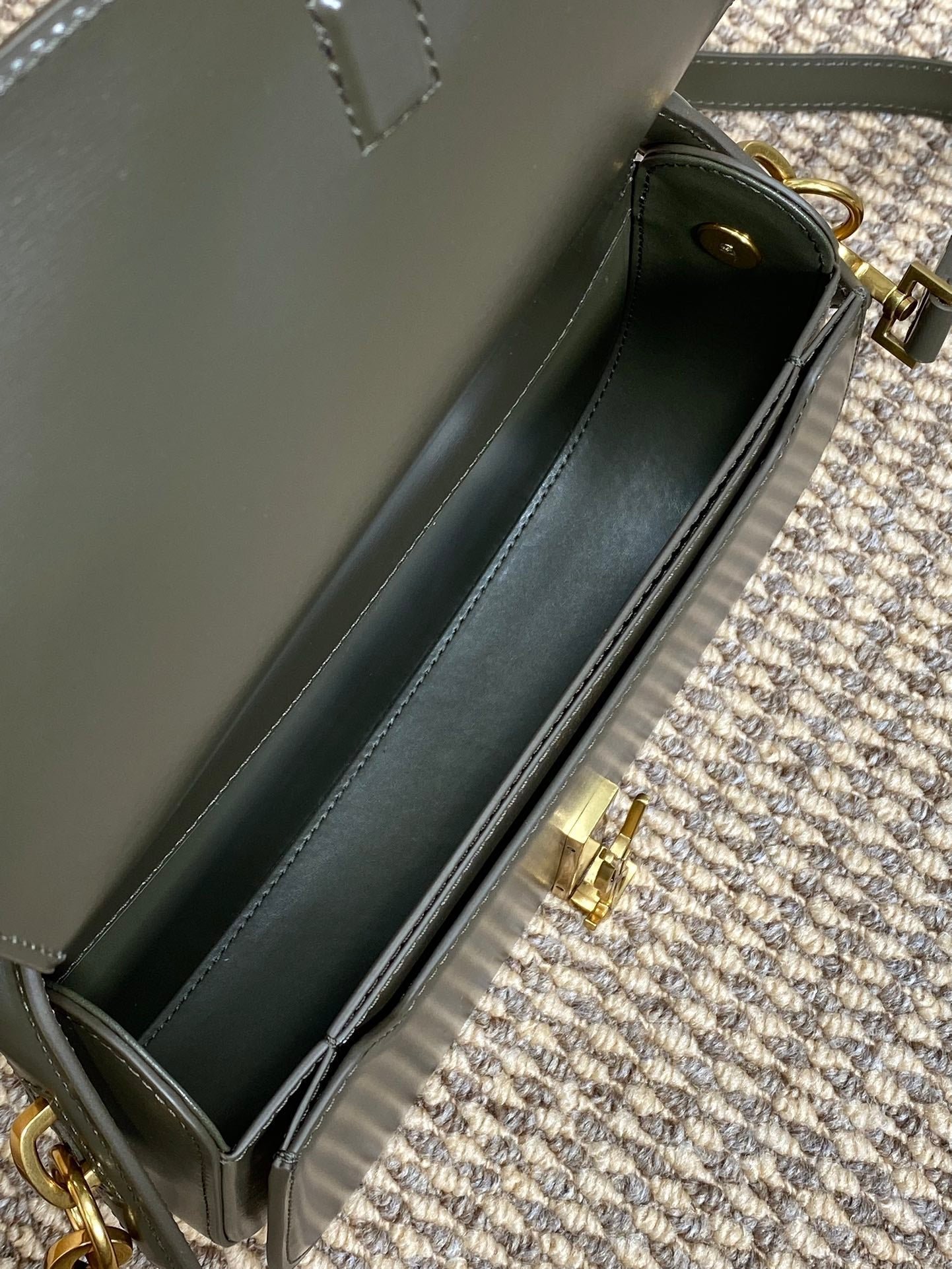 VOLTAIRE HALF-MOON SHOULDER BAG 24 IN DARK GREEN CALFSKIN GOLD METALLIC - Image 7