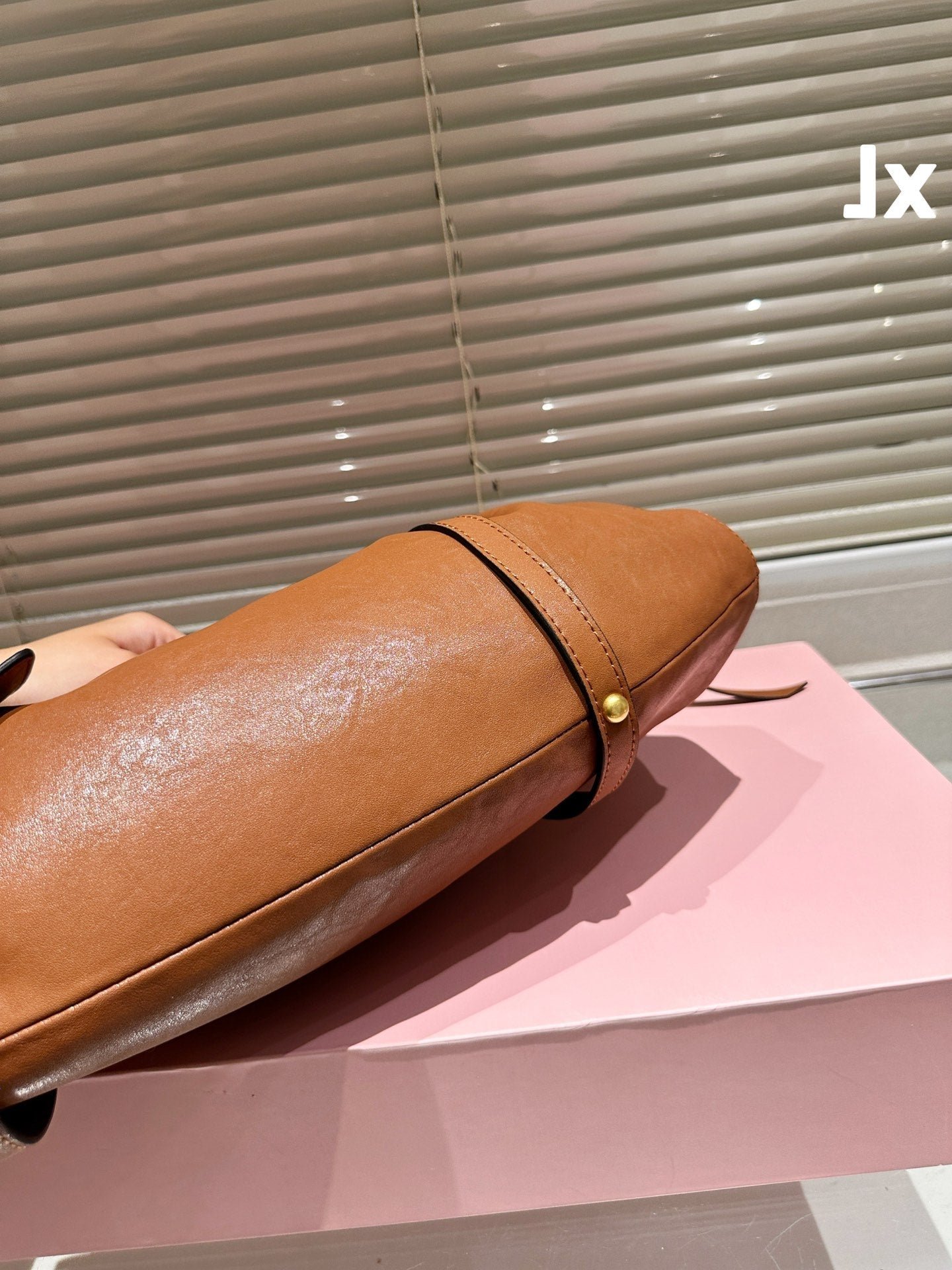 NAPPA 42 BAG IN OAK LEATHER - Image 8