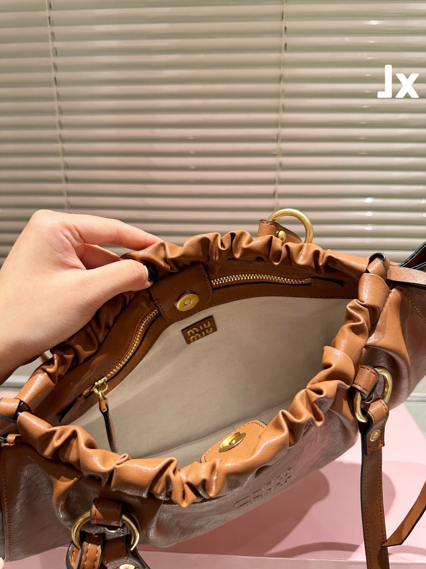 NAPPA 42 BAG IN OAK LEATHER - Image 4