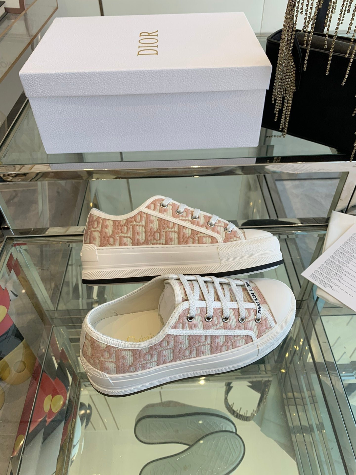 WALK'N PLATFORM SNEAKER IN IN LIGHT PINK EMBROIDERY ICONIC PATTERNS FABRIC - Image 4