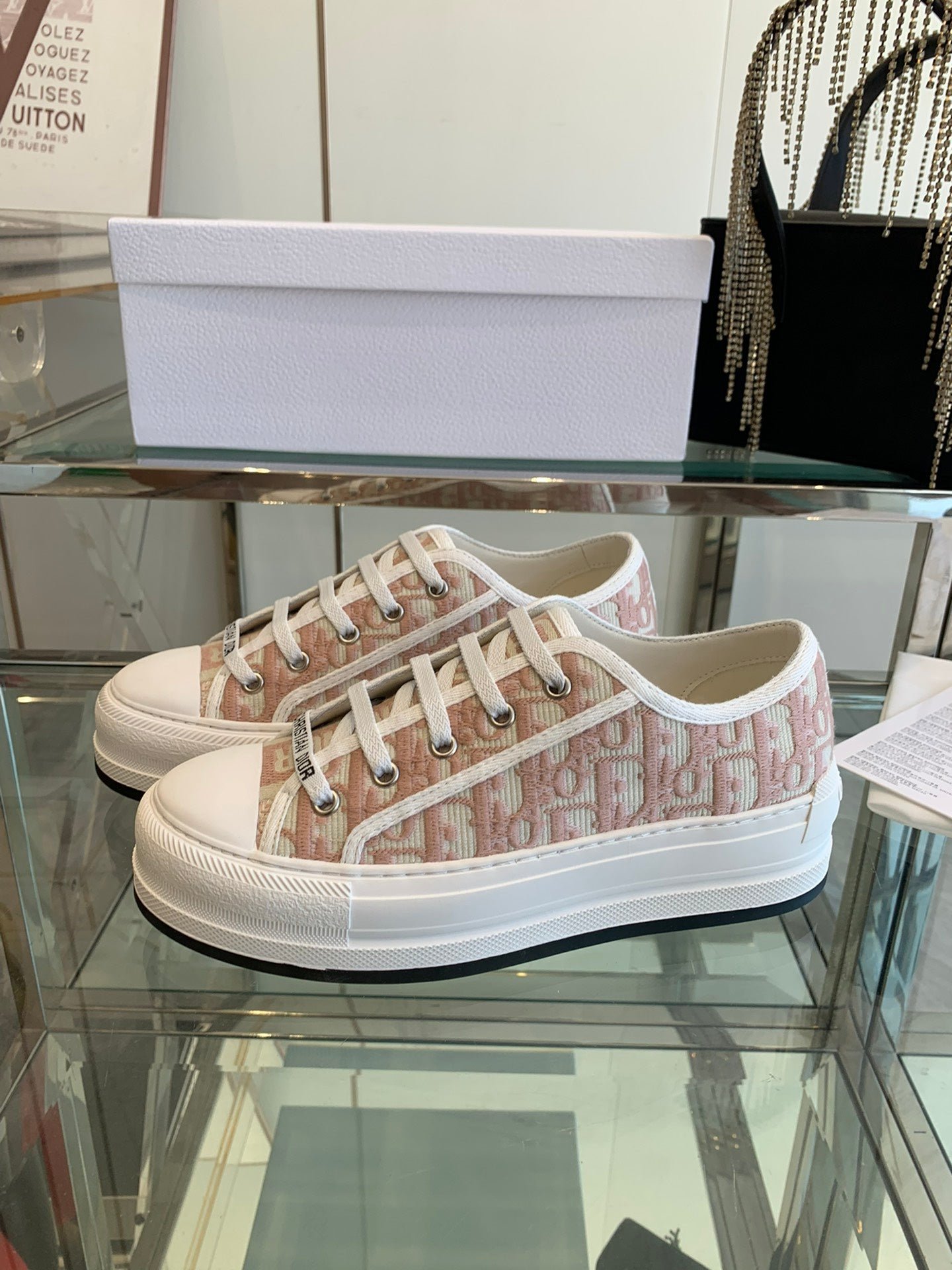 WALK'N PLATFORM SNEAKER IN IN LIGHT PINK EMBROIDERY ICONIC PATTERNS FABRIC - Image 2
