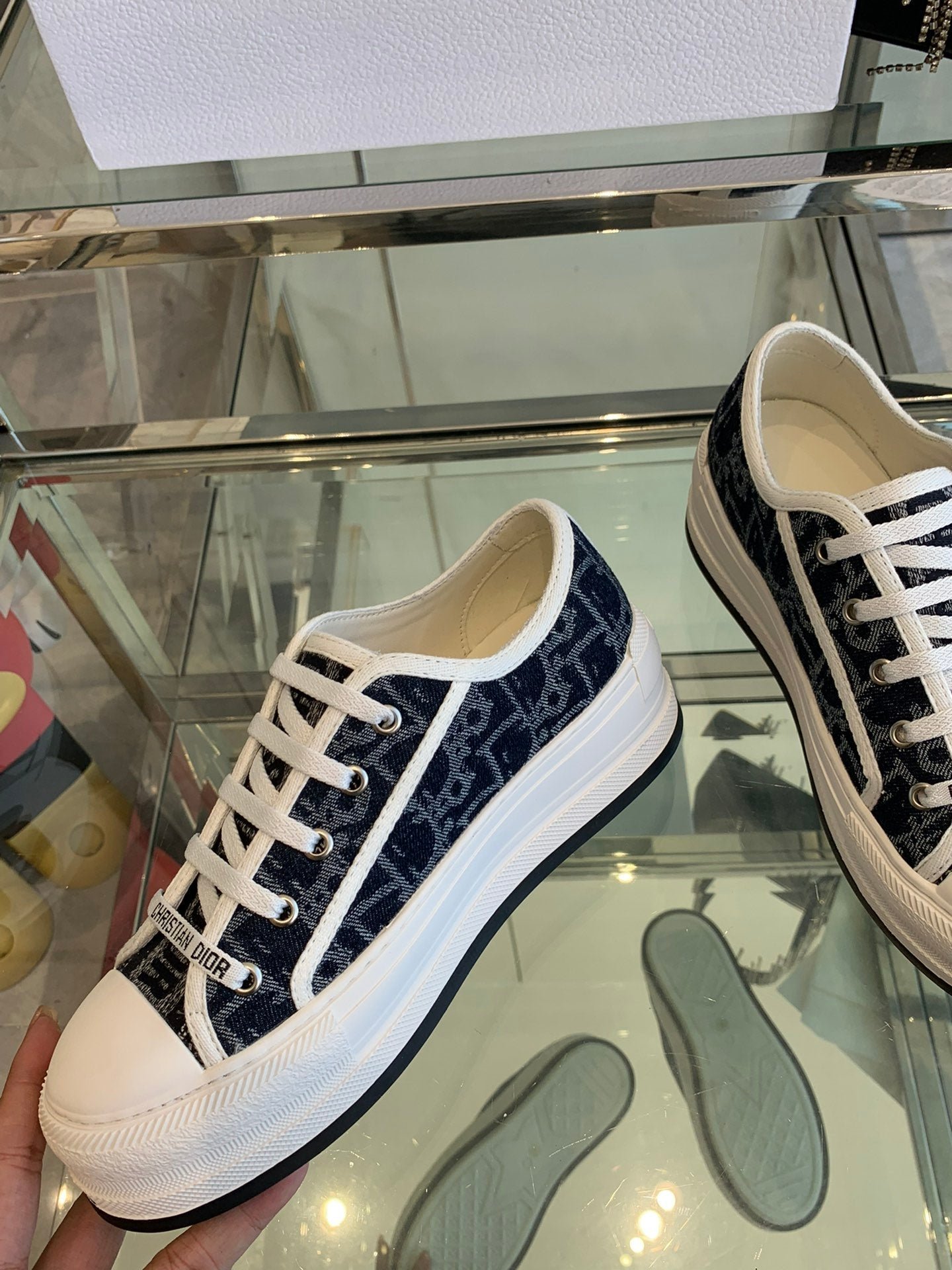 WALK'N PLATFORM SNEAKER IN IN NAVY BLUE EMBROIDERY ICONIC PATTERNS FABRIC - Image 4