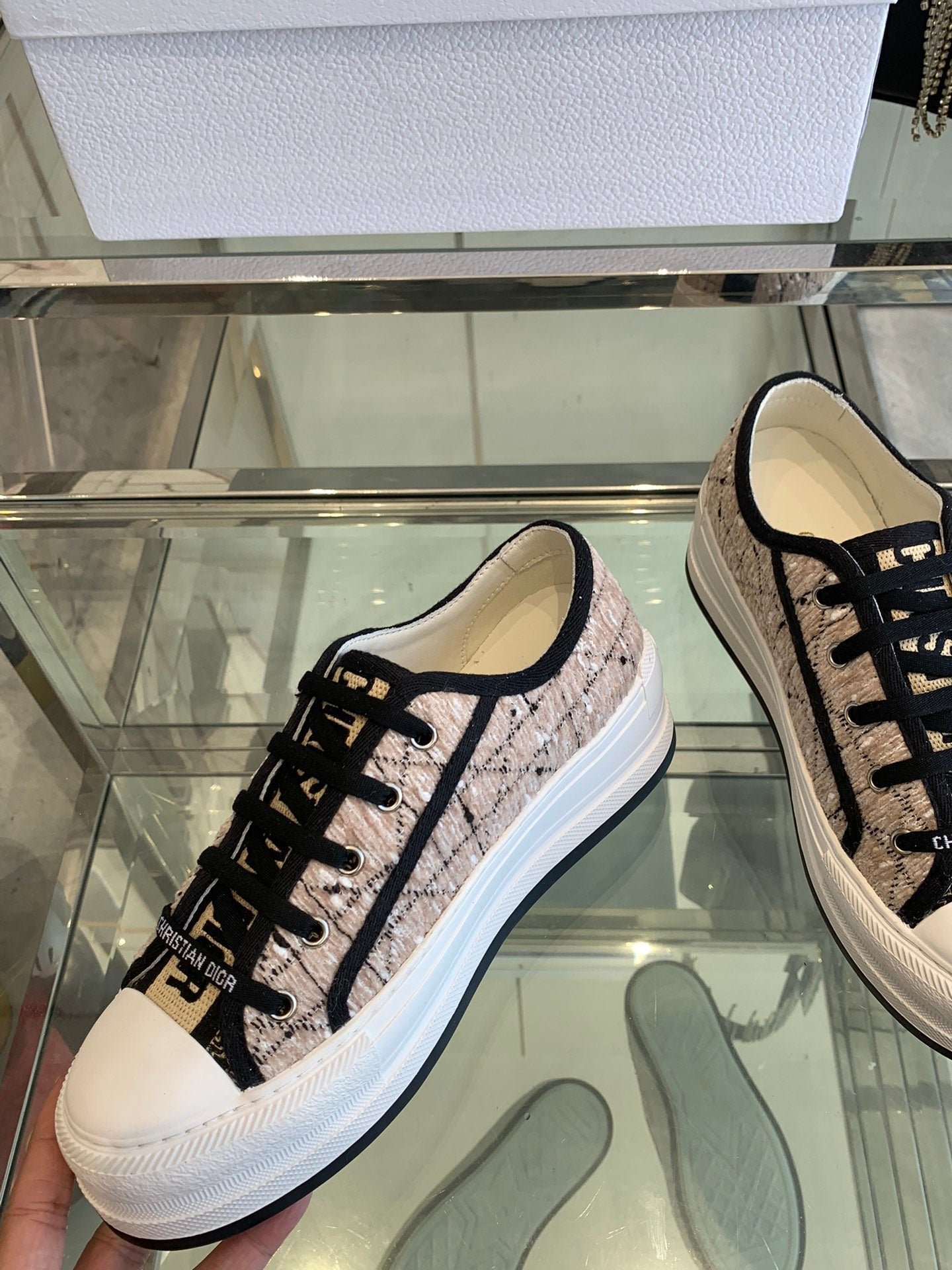 WALK'N PLATFORM SNEAKER BEIGE AND BLACK CANNAGE TWEED - Image 2
