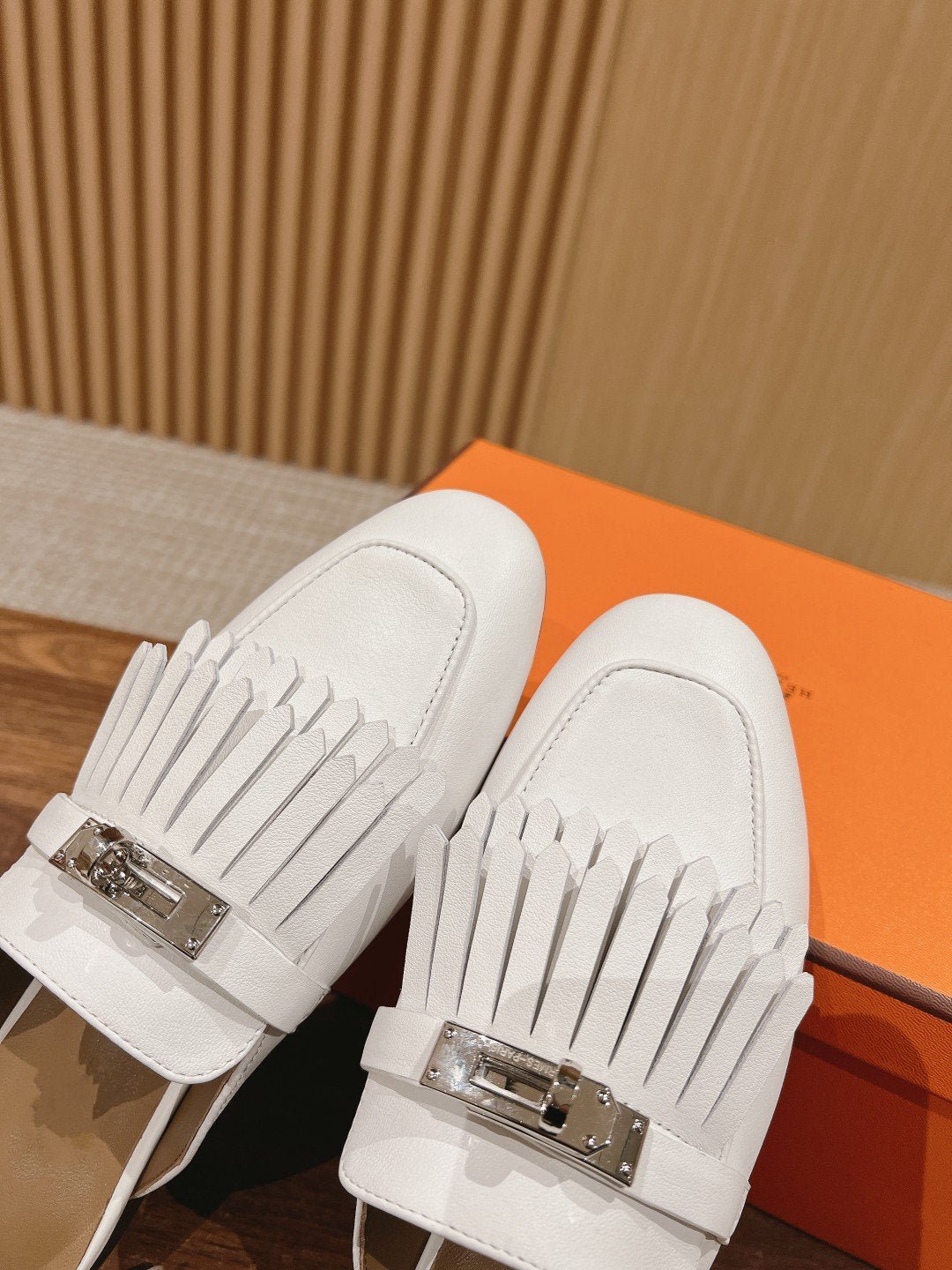 OZ Mule Fringed White - Image 3