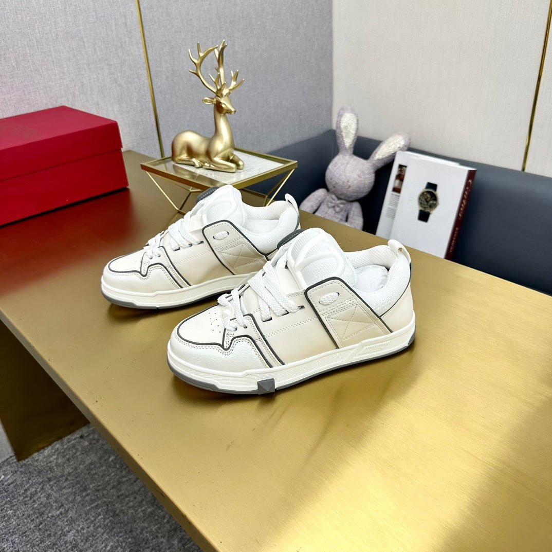 One Stud Sneaker Garavani Calfskin White Grey - Image 4