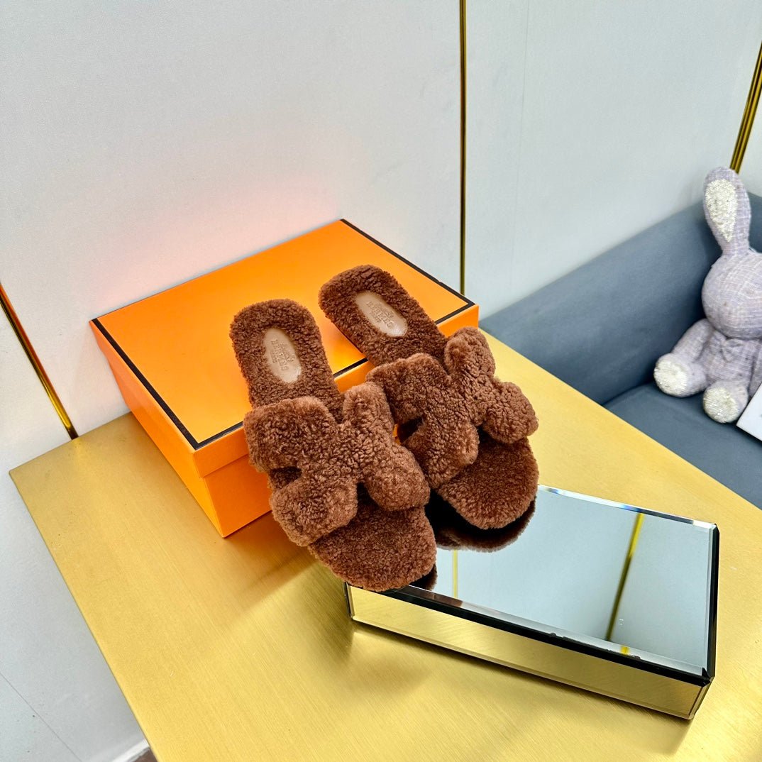 ORAN SHEARLING SANDALS UMBER BROWN - Image 2