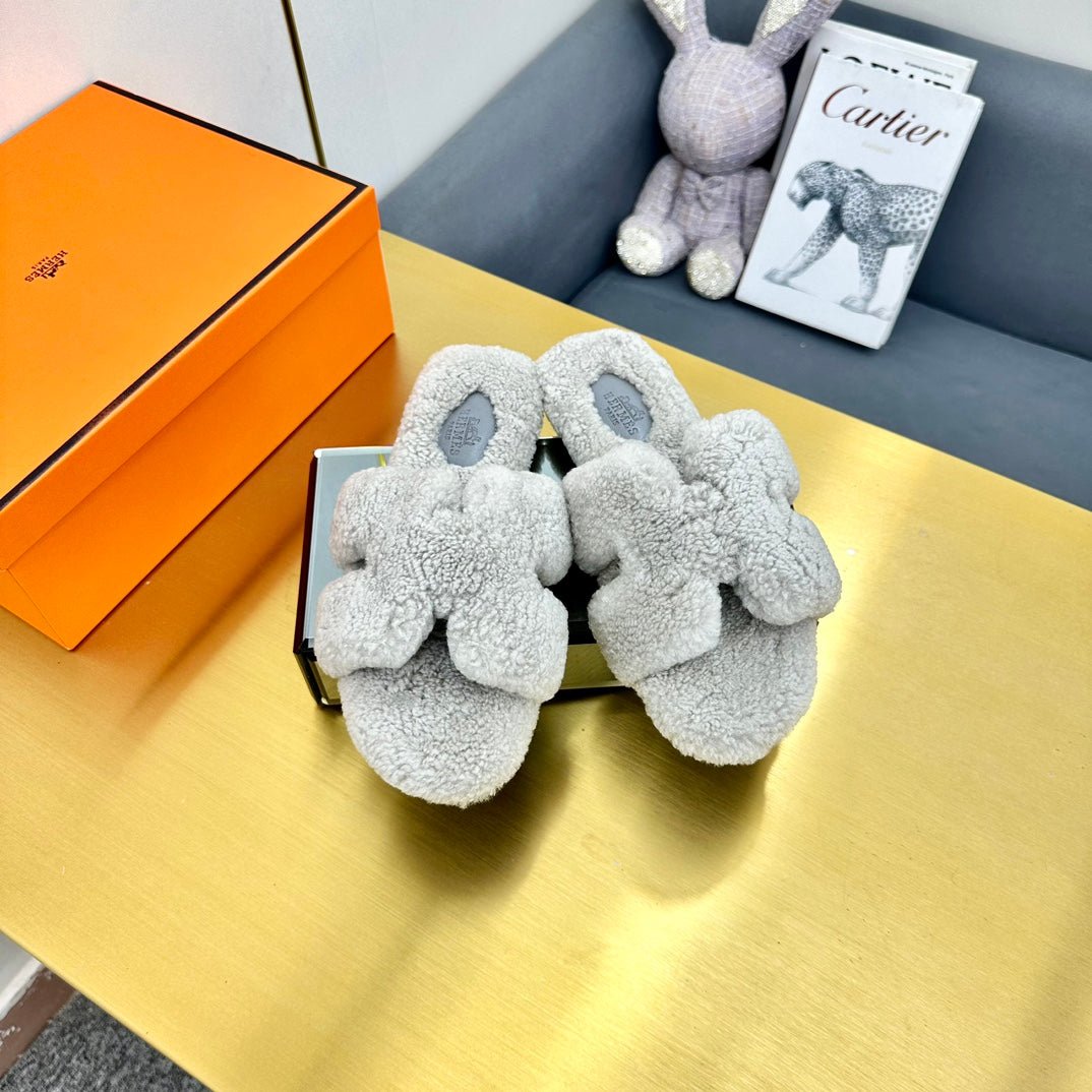 ORAN SHEARLING SANDALS PALE GRAY - Image 4
