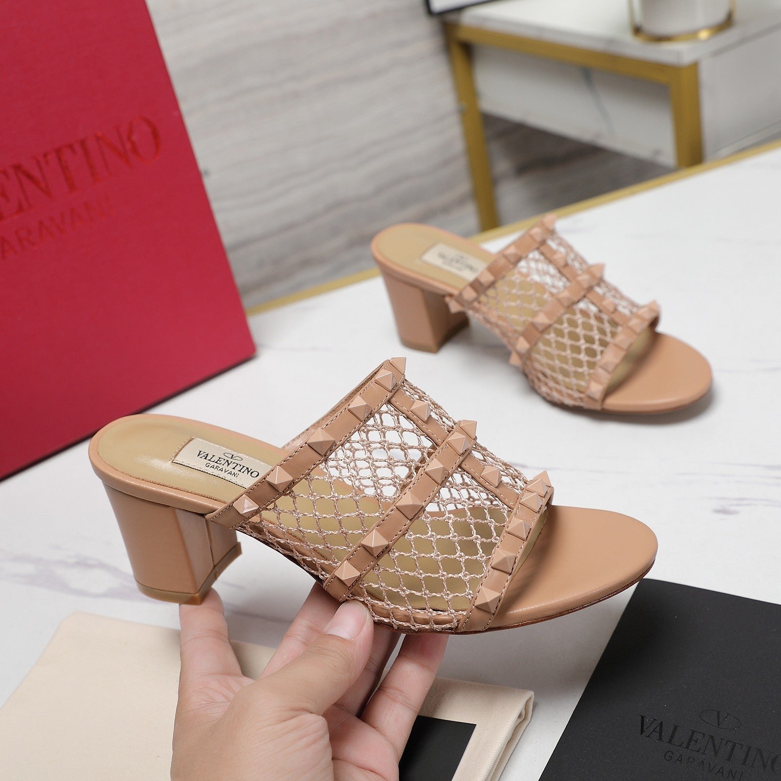 WOMEN'S BLACK ROCKSTUD DESERT SAND MESH SLIDER SANDAL WITH MATCHING STUDS 65 MM - Image 4