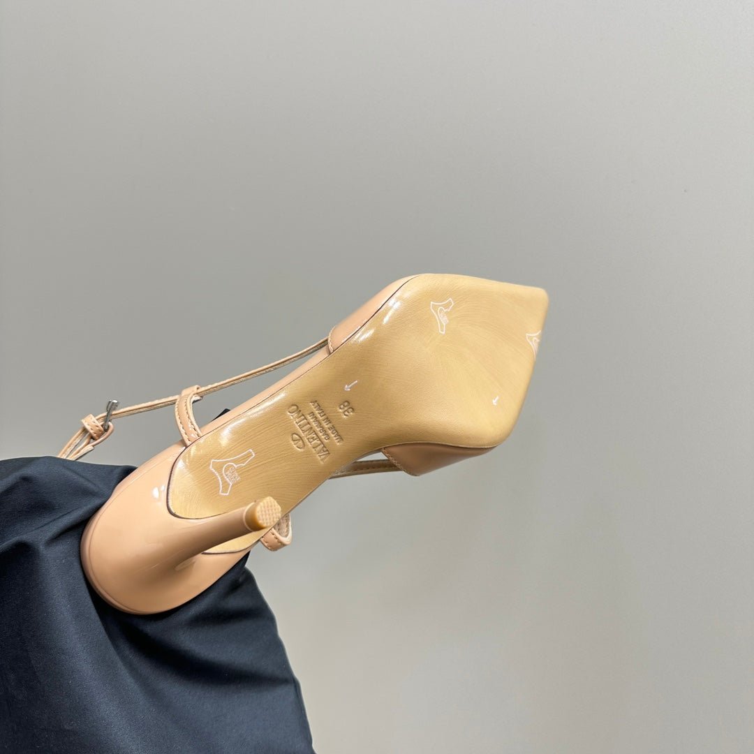 VLOGO SIGNATURE MACAROON TAN PATENT LEATHER SLINGBACK PUMP 80MM - Image 9