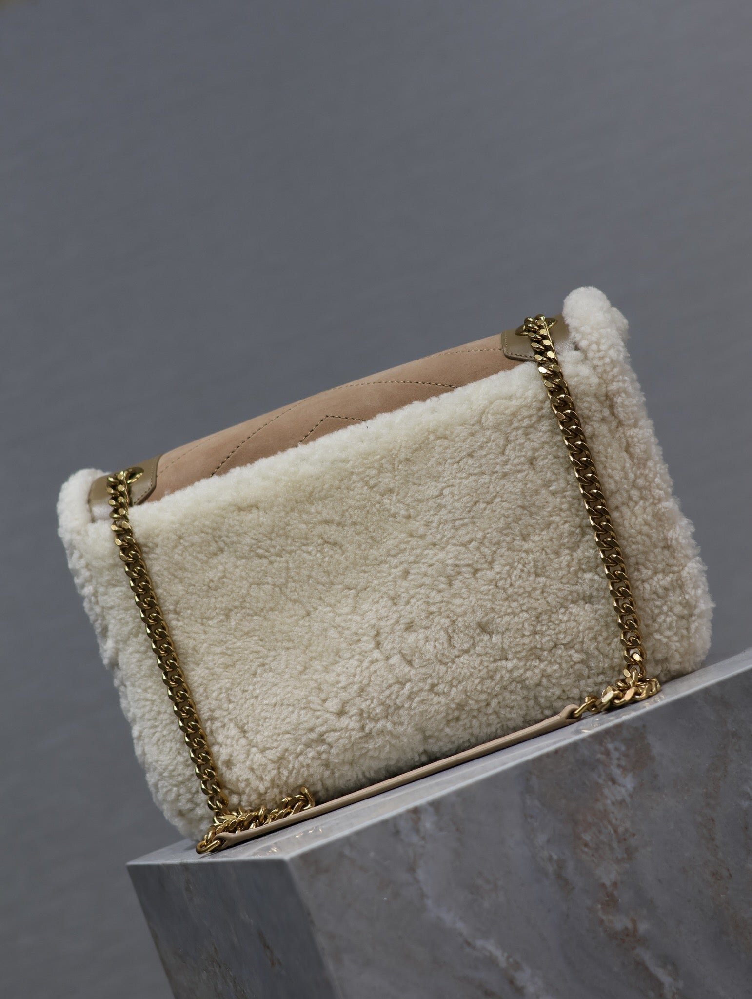 NIKI MEDIUM 28 IN CAMEL SUEDE AND WHITE SHEARLING - Image 3