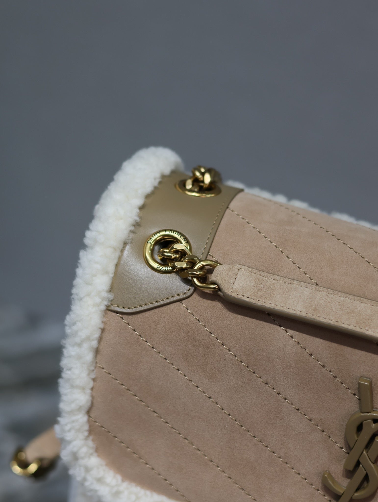 NIKI MEDIUM 28 IN CAMEL SUEDE AND WHITE SHEARLING - Image 4