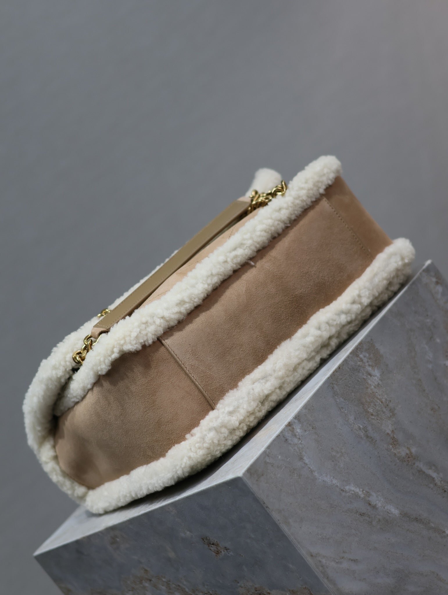 NIKI MEDIUM 28 IN CAMEL SUEDE AND WHITE SHEARLING - Image 8