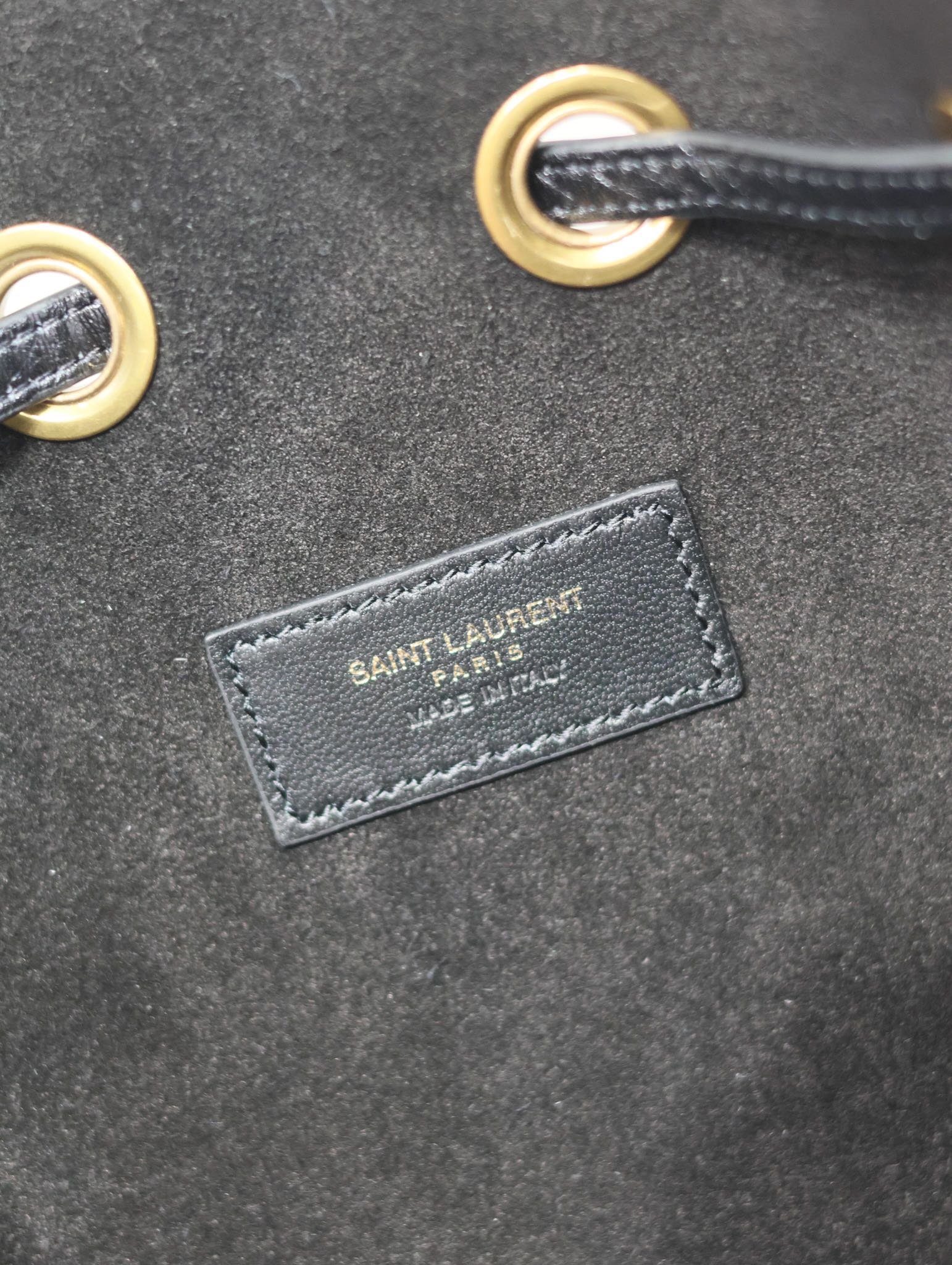 PARIS VII SMALL HOBO 30 IN BLACK GRAINED LEATHER GOLD HARDWARE - Image 2