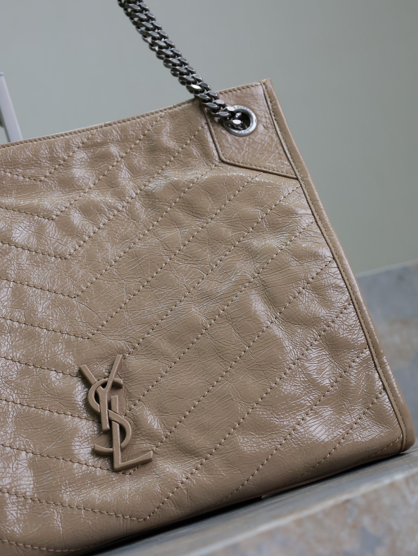 NIKI SHOPPING BAG 33 IN LIGHT BROWN CRUMPLED CALFSKIN - Image 6