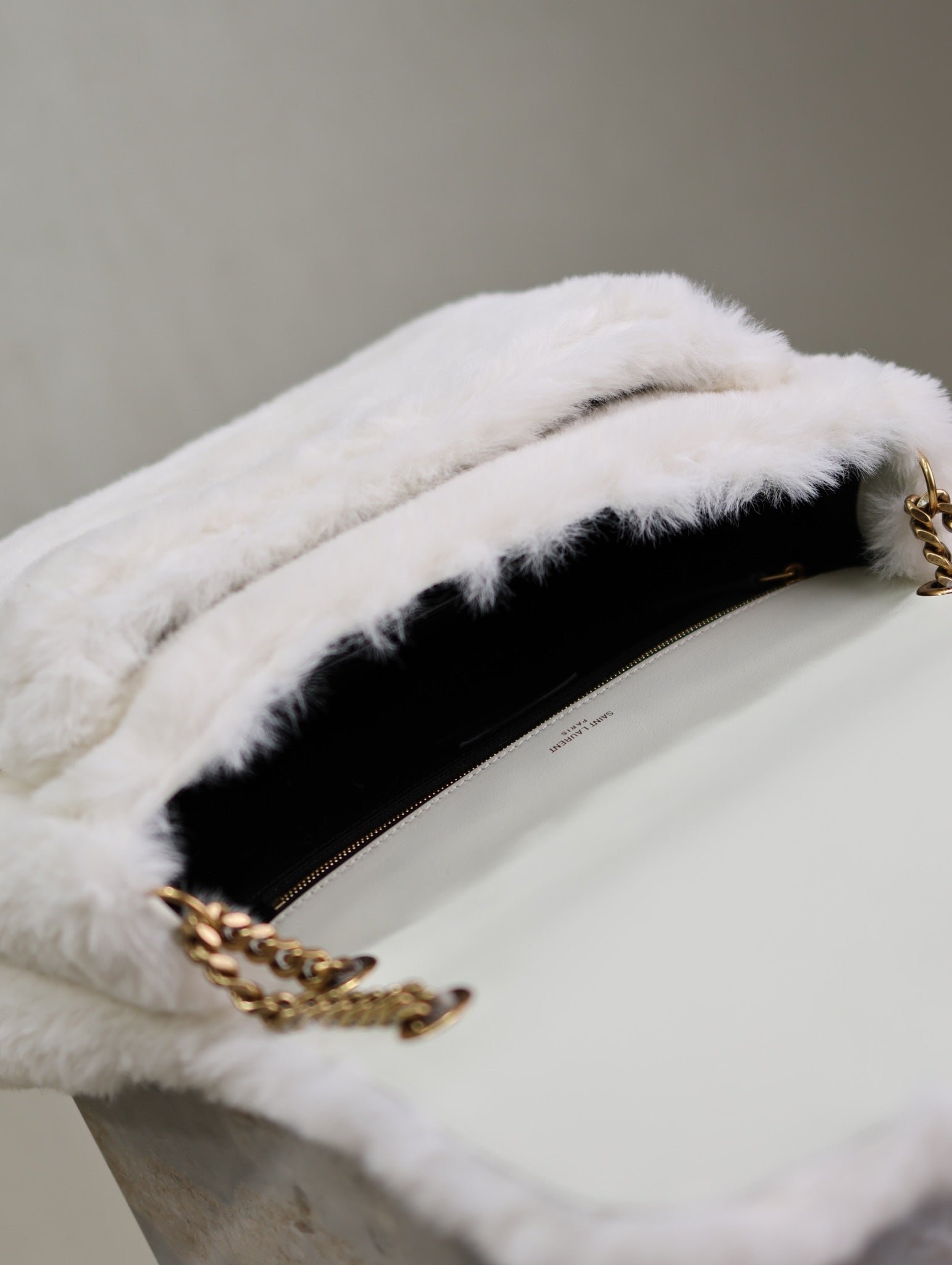 NIKI LARGE 32 IN WHITE RABBIT FUR GOLD HARDWARE - Image 3