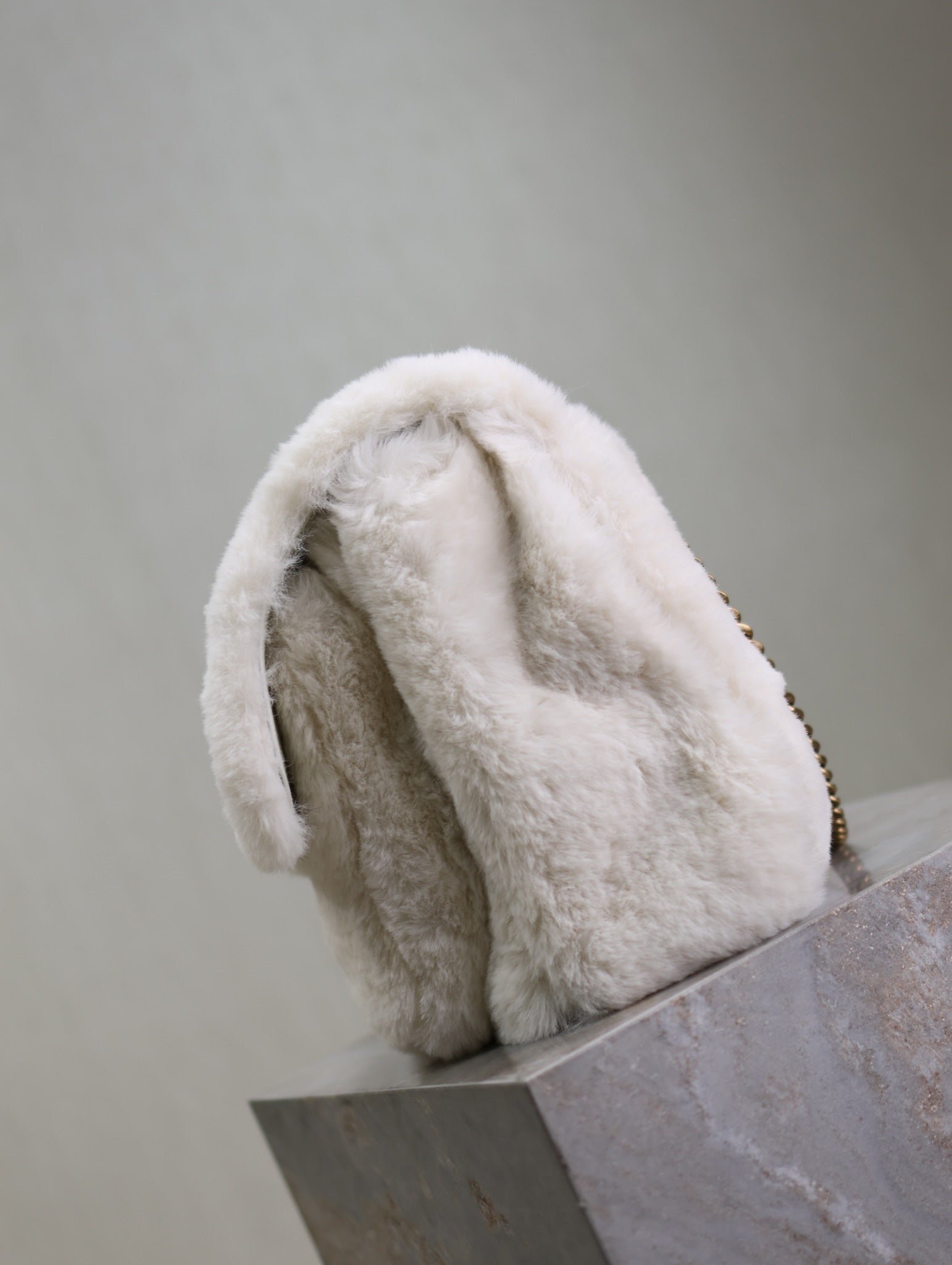 NIKI LARGE 32 IN WHITE RABBIT FUR GOLD HARDWARE - Image 8