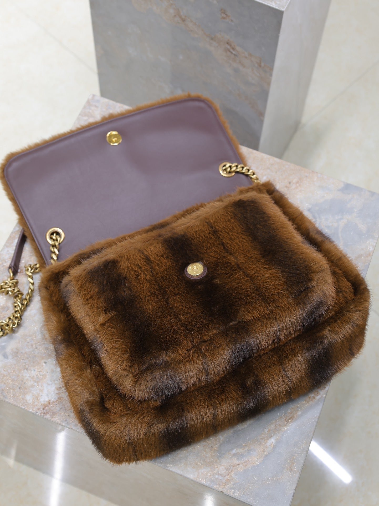 NIKI LARGE 32 IN COFFE BROWN MINK FUR GOLD HARDWARE - Image 5