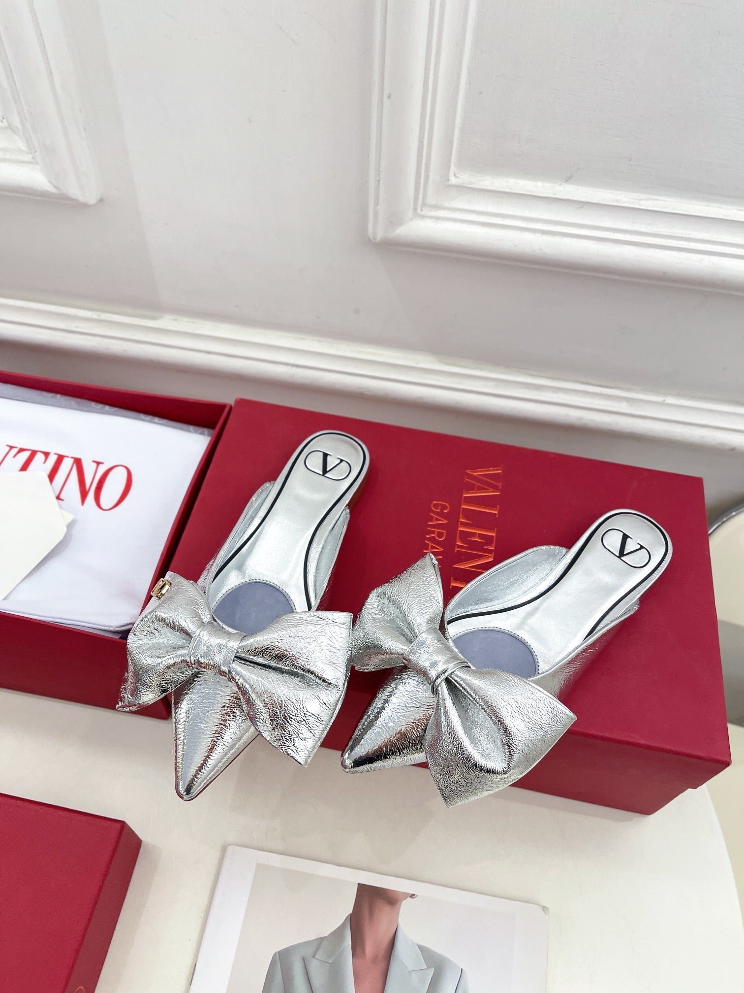 VLogo Bow Mules Women Silk Silver - Image 4