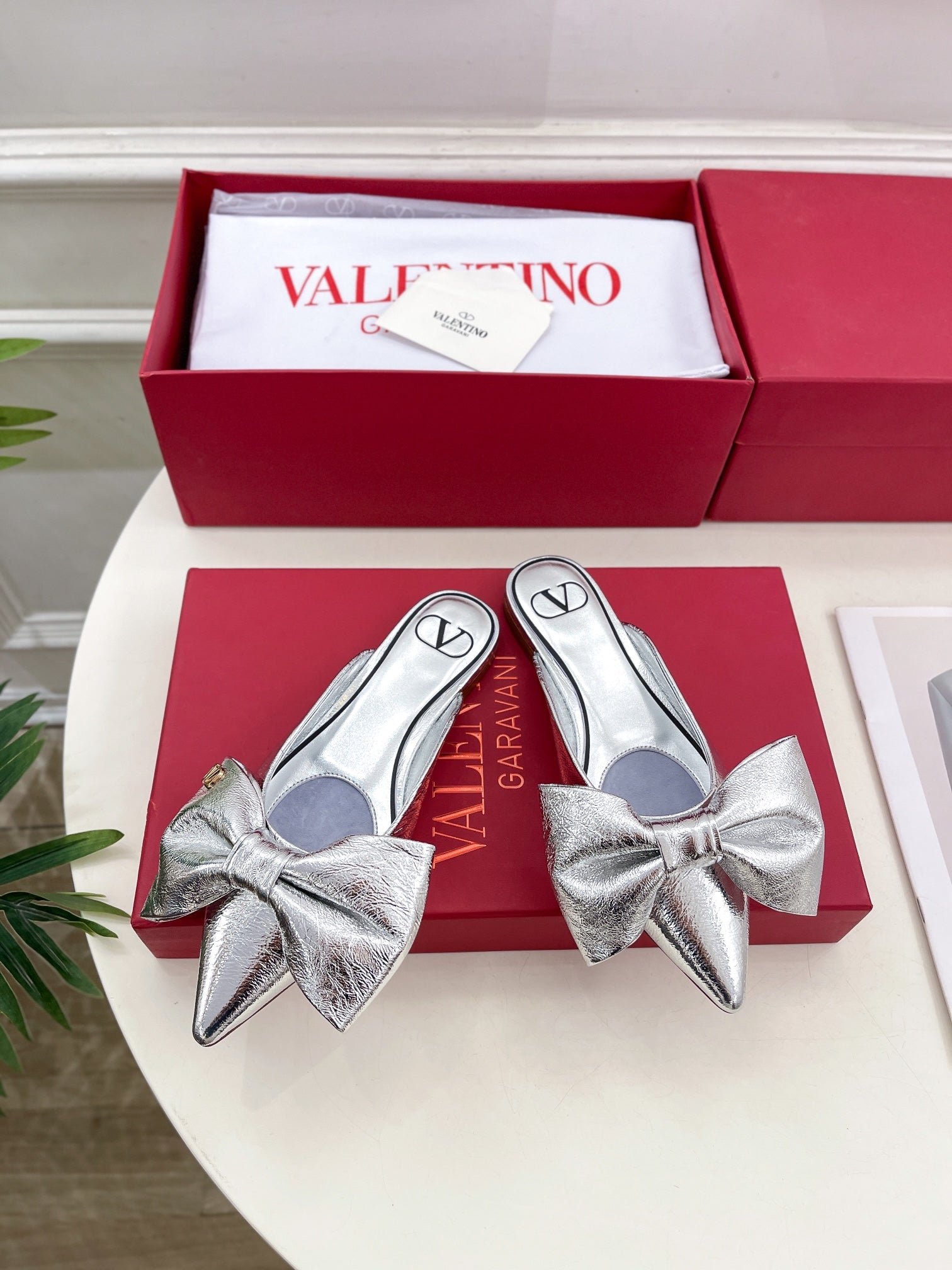VLogo Bow Mules Women Silk Silver - Image 5