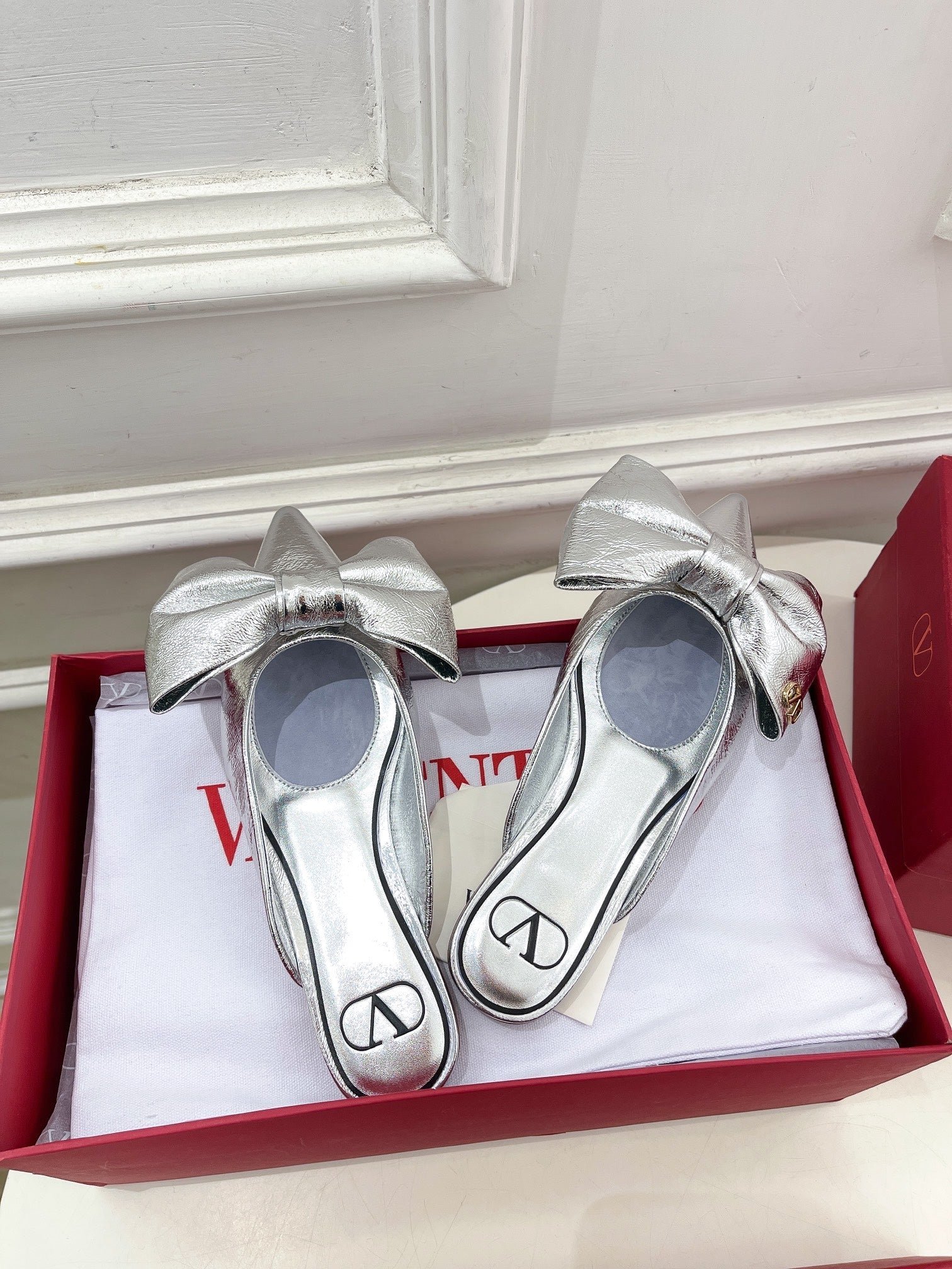 VLogo Bow Mules Women Silk Silver - Image 6
