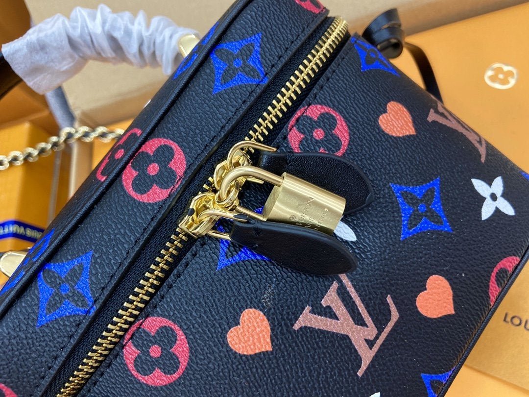 VANITY PM 19CM GAME ON BLACK MONOGRAM CANVAS - Image 3