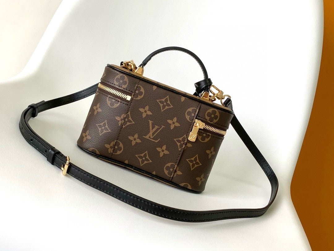 VANITY CHAIN POUCH 19 MONOGRAM REVERSE CANVAS - Image 2