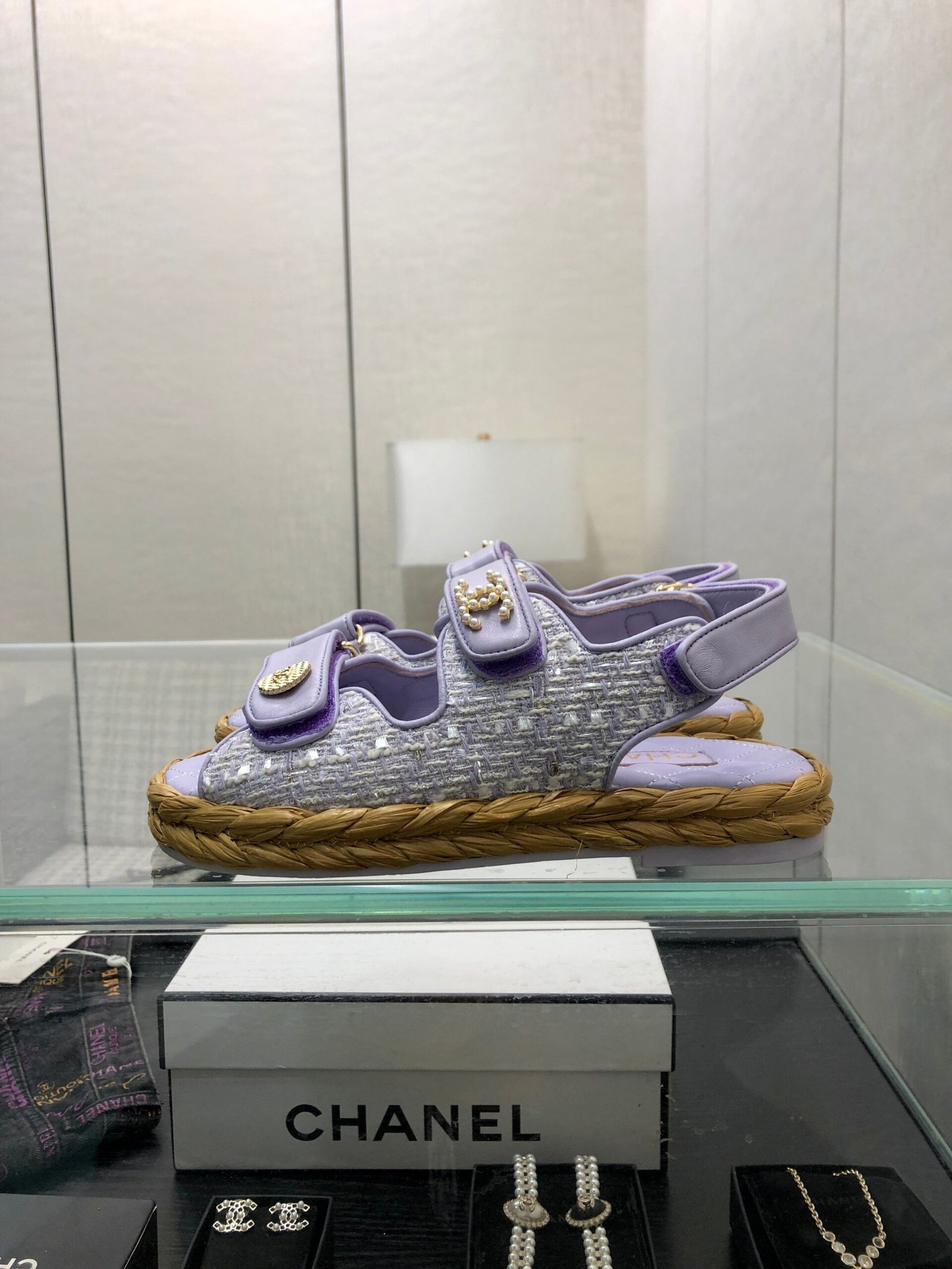 VELCRO SANDALS IN PALE PURPLE LAMBSKIN AND TWEED FABRIC - Image 6