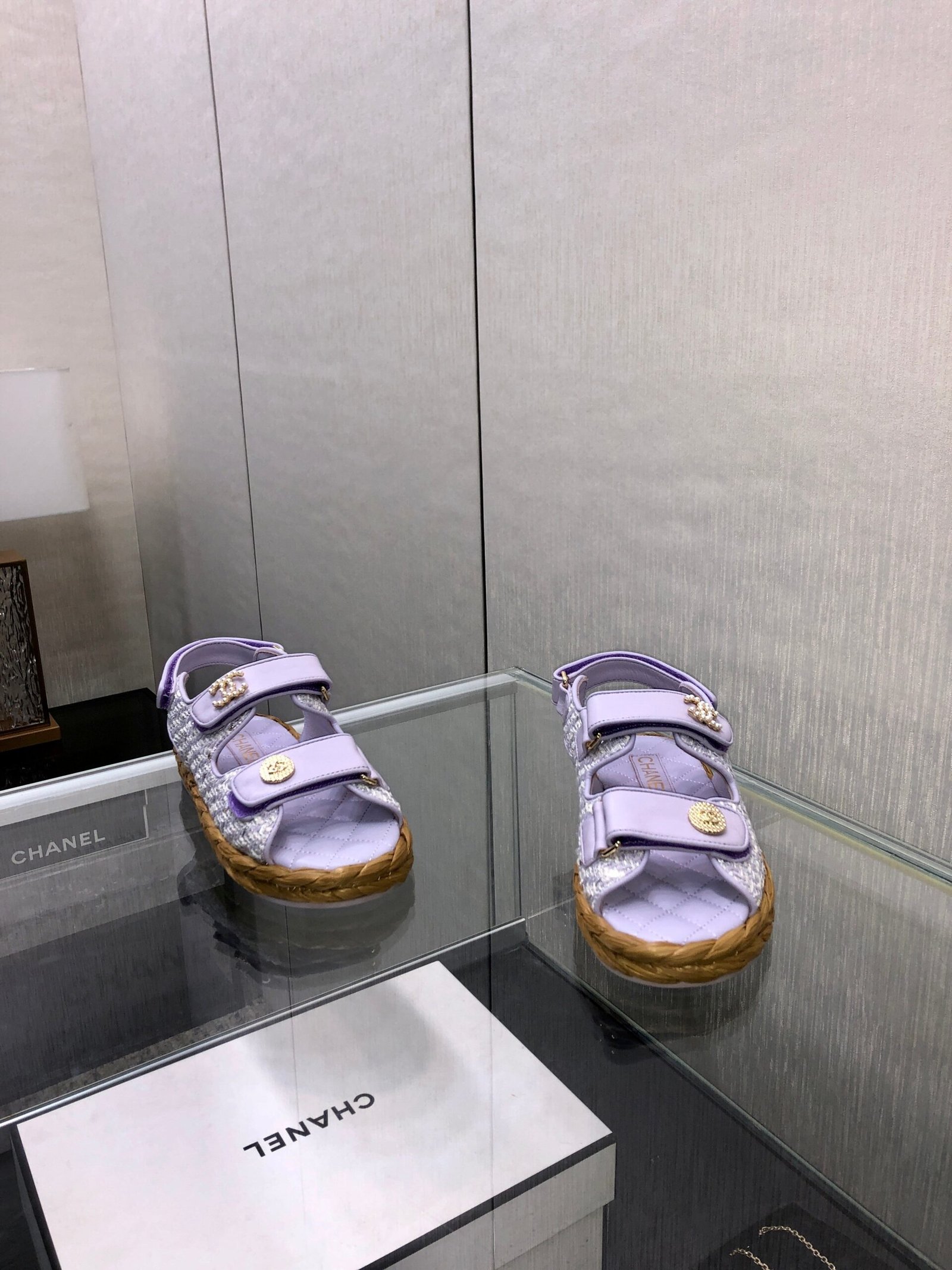 VELCRO SANDALS IN PALE PURPLE LAMBSKIN AND TWEED FABRIC - Image 3